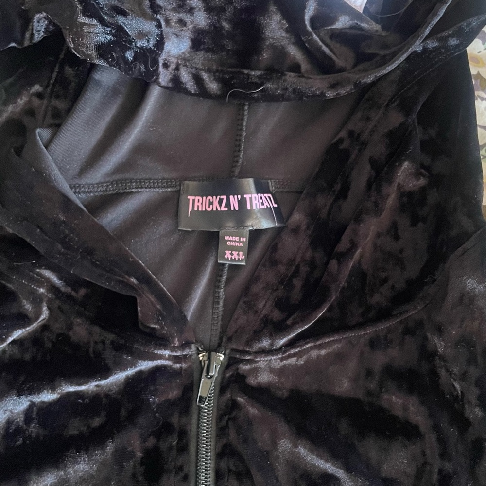 Dolls Kill Bat Velvet Onsie Costume 2X (XXL) - Picture 2 of 3